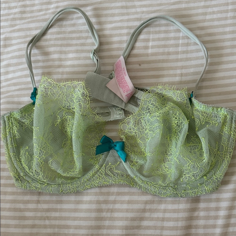 Victoria's Secret Neon Green Lace Bra